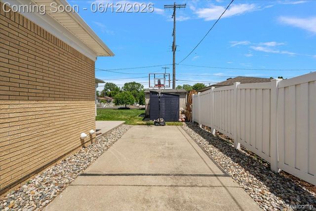 22461 Benjamin Street, St. Clair Shores, MI 48081