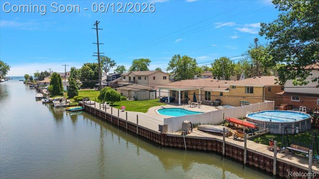 22461 Benjamin Street, St. Clair Shores, MI 48081