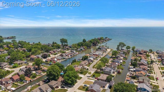 22461 Benjamin Street, St. Clair Shores, MI 48081