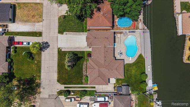 22461 Benjamin Street, St. Clair Shores, MI 48081