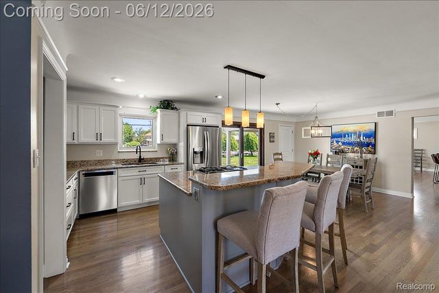 22461 Benjamin Street, St. Clair Shores, MI 48081