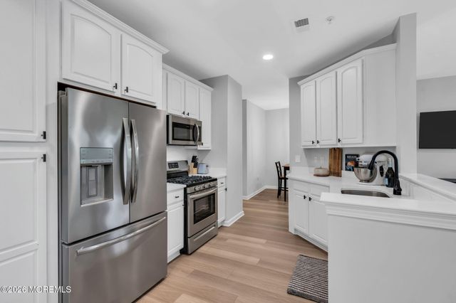 41 Bryce Lane 1401, Manahawkin, NJ 08050