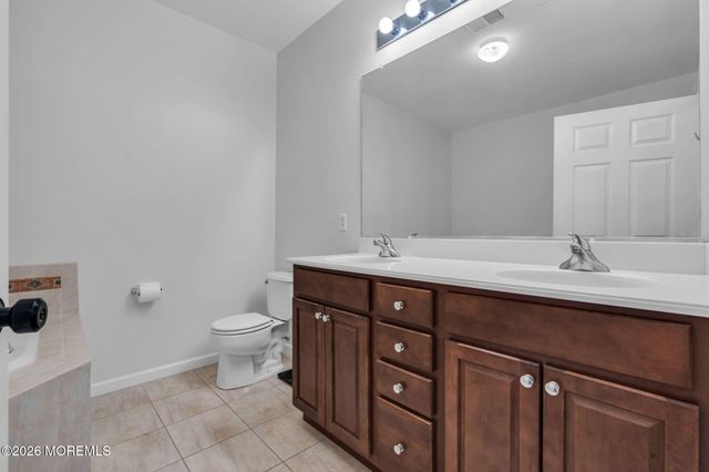 41 Bryce Lane 1401, Manahawkin, NJ 08050