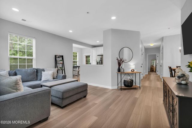 41 Bryce Lane 1401, Manahawkin, NJ 08050