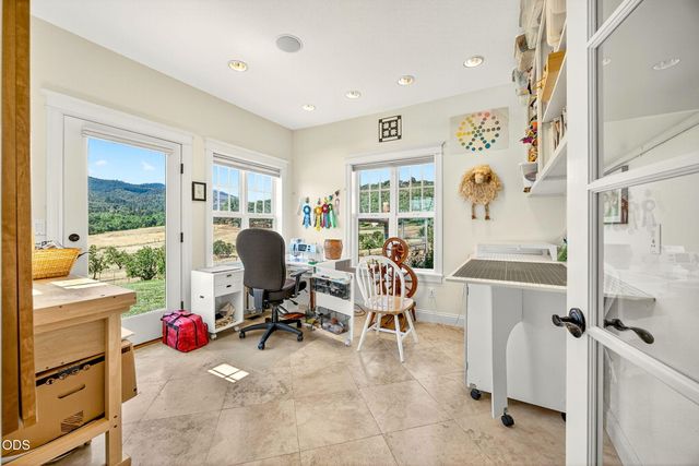 4337 Pioneer Road, Medford, OR 97501