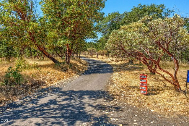 4337 Pioneer Road, Medford, OR 97501