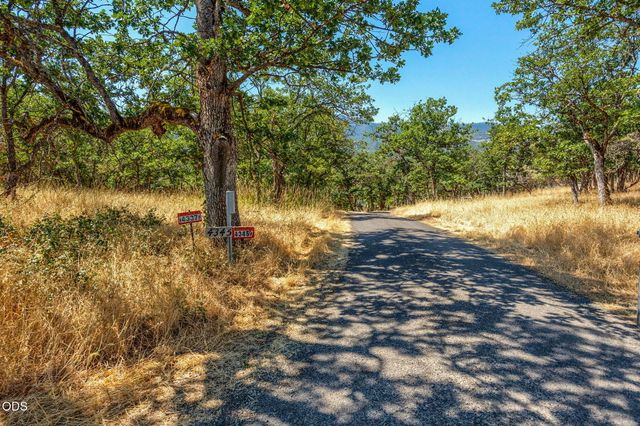 4337 Pioneer Road, Medford, OR 97501