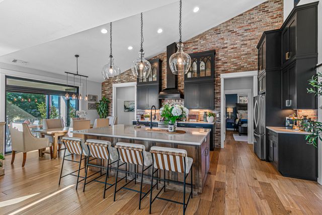 326 Mary Bee Lane, Medford, OR 97504