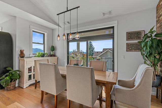 326 Mary Bee Lane, Medford, OR 97504