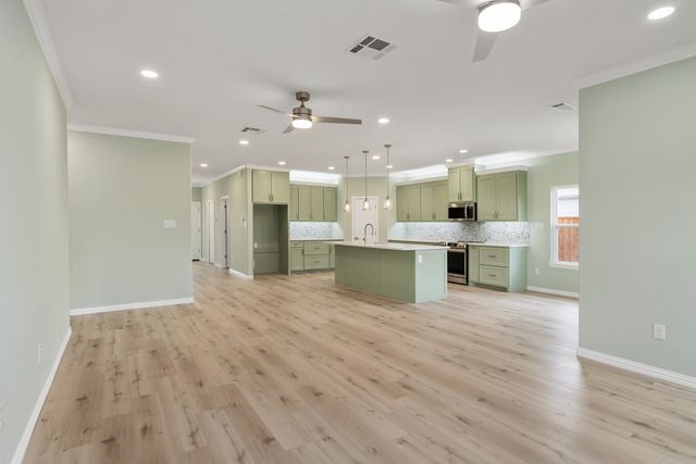 103 Wesson Street, Gun Barrel City, TX 75156
