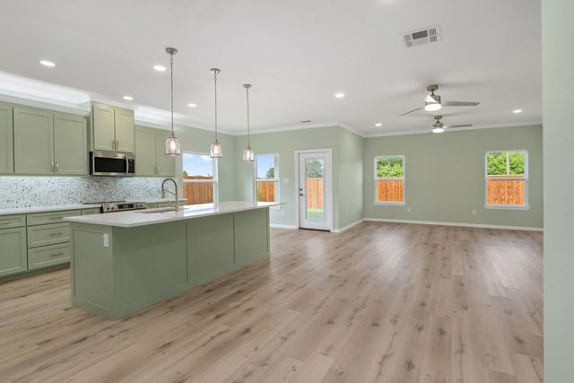 103 Wesson Street, Gun Barrel City, TX 75156