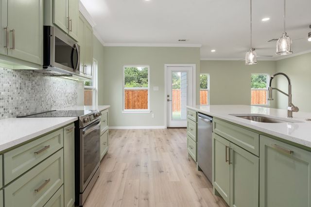 103 Wesson Street, Gun Barrel City, TX 75156