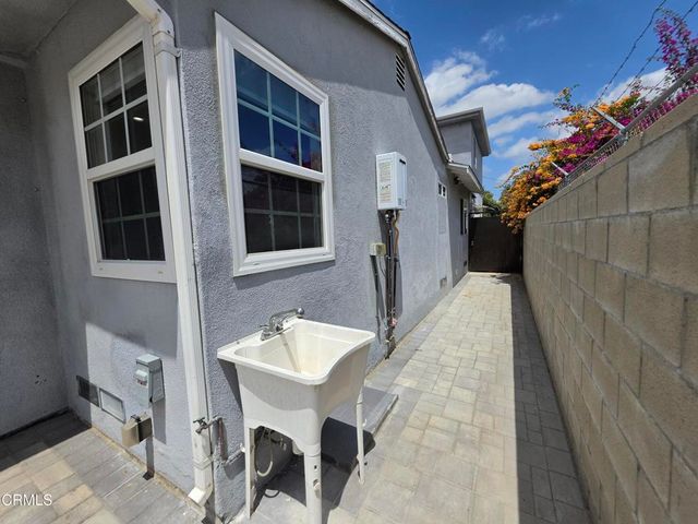 6829 Murietta Avenue, Van Nuys, CA 91405