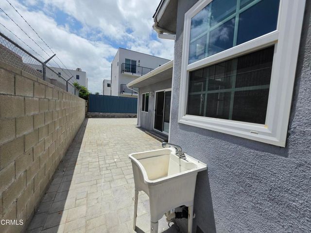 6829 Murietta Avenue, Van Nuys, CA 91405
