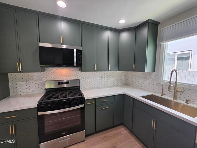 6829 Murietta Avenue, Van Nuys, CA 91405