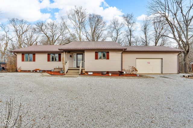684 E Bonebrake Road, Veedersburg, IN 47987