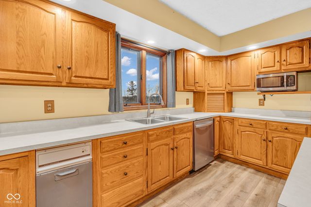 684 E Bonebrake Road, Veedersburg, IN 47987