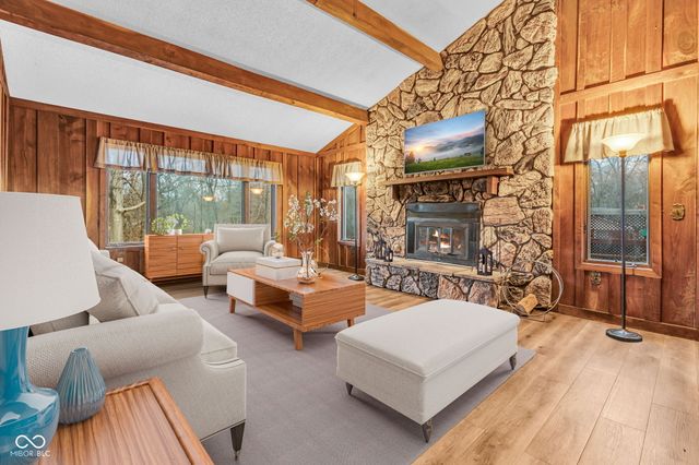 684 E Bonebrake Road, Veedersburg, IN 47987