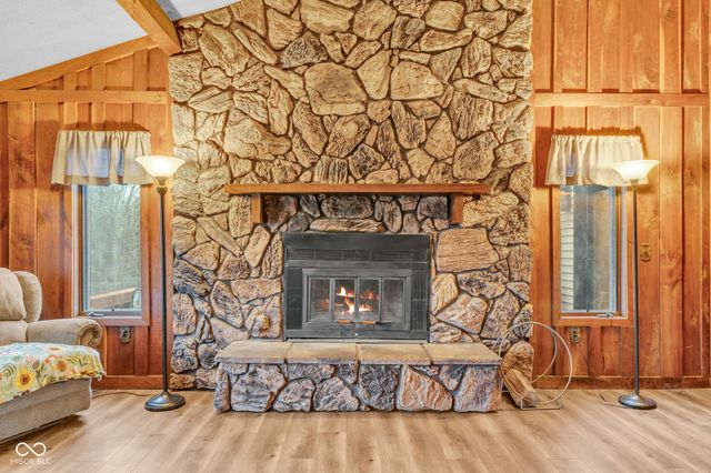 684 E Bonebrake Road, Veedersburg, IN 47987