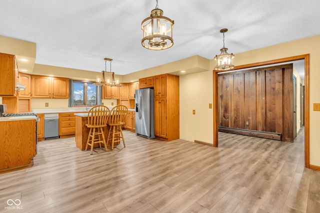 684 E Bonebrake Road, Veedersburg, IN 47987