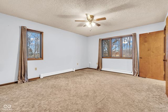 684 E Bonebrake Road, Veedersburg, IN 47987