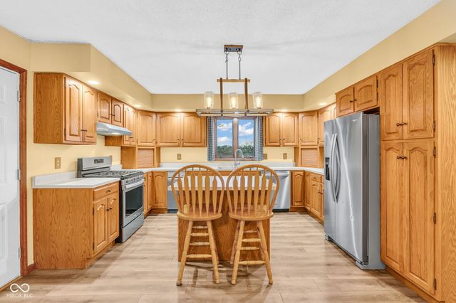 684 E Bonebrake Road, Veedersburg, IN 47987