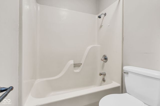 684 E Bonebrake Road, Veedersburg, IN 47987