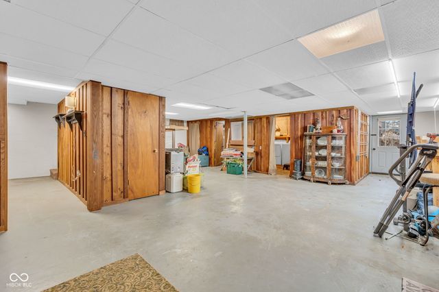 684 E Bonebrake Road, Veedersburg, IN 47987