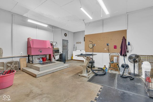 684 E Bonebrake Road, Veedersburg, IN 47987