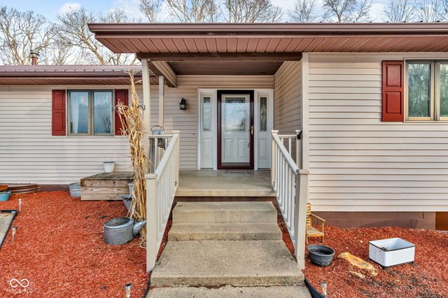 684 E Bonebrake Road, Veedersburg, IN 47987