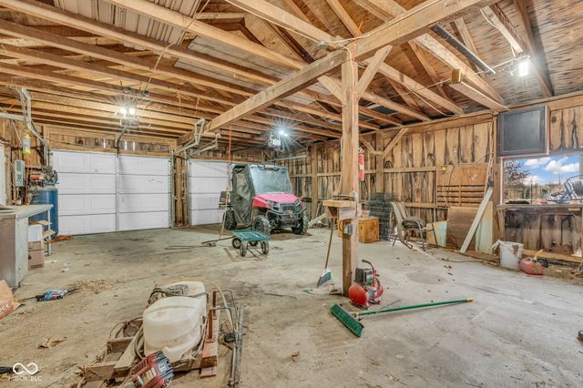 684 E Bonebrake Road, Veedersburg, IN 47987