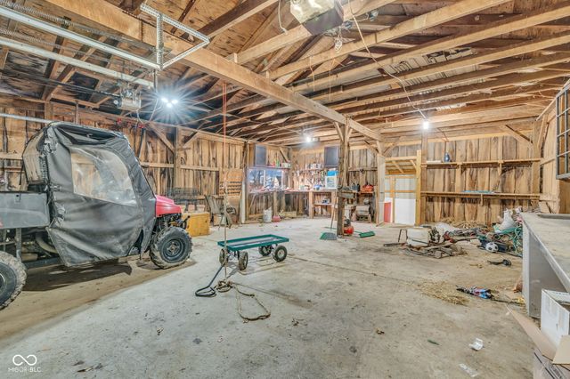 684 E Bonebrake Road, Veedersburg, IN 47987