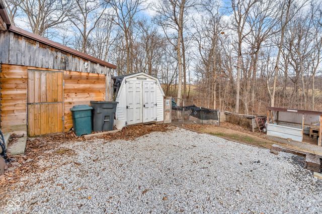 684 E Bonebrake Road, Veedersburg, IN 47987