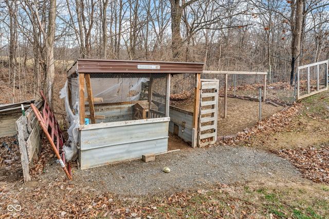 684 E Bonebrake Road, Veedersburg, IN 47987