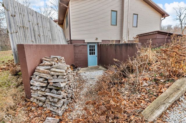 684 E Bonebrake Road, Veedersburg, IN 47987