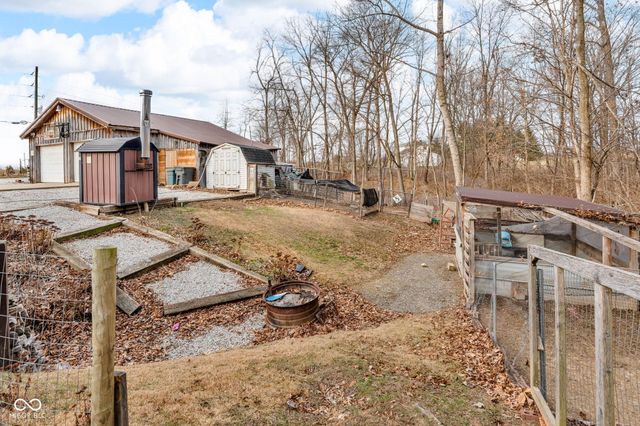 684 E Bonebrake Road, Veedersburg, IN 47987