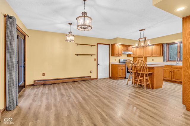 684 E Bonebrake Road, Veedersburg, IN 47987