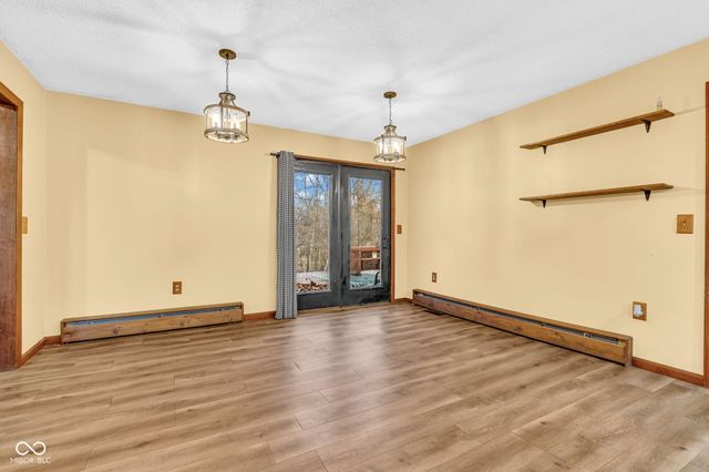 684 E Bonebrake Road, Veedersburg, IN 47987