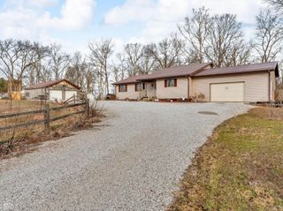 684 E Bonebrake Road, Veedersburg, IN 47987