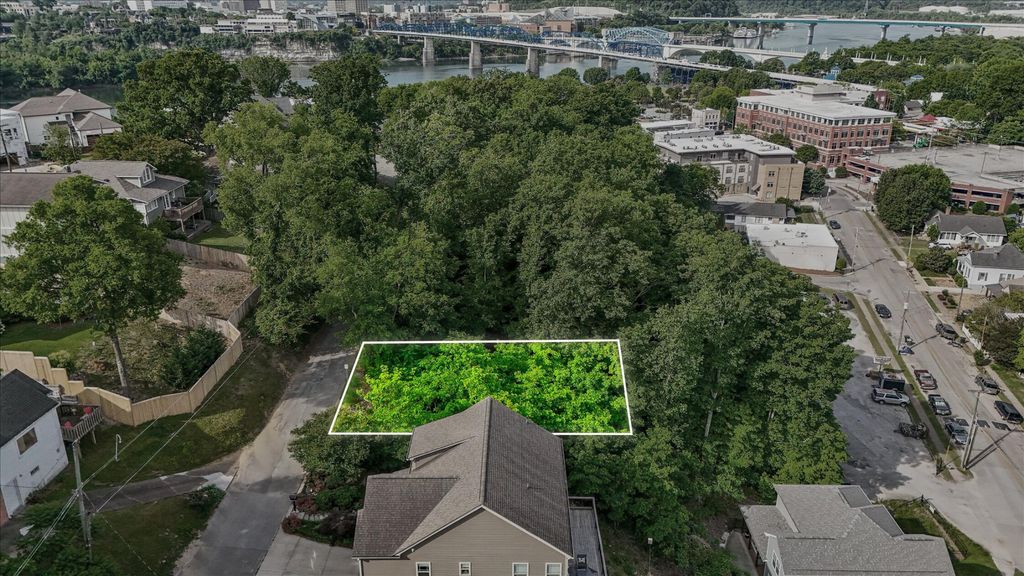 209 Thompson Street, Chattanooga, TN 37405