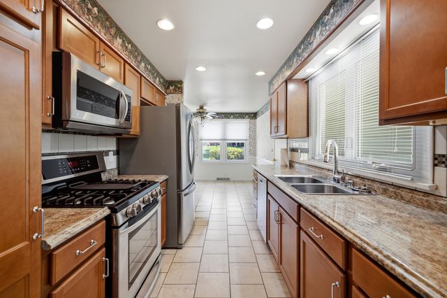 103 Meadow Lark Lane, La Porte, IN 46350
