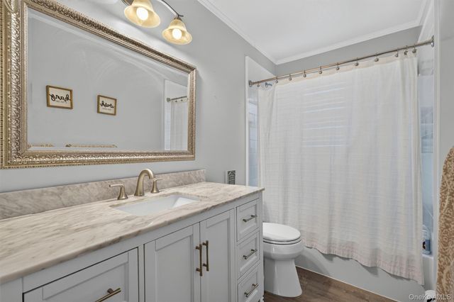 17 Kenilworth Lane, Warwick, NY 10990