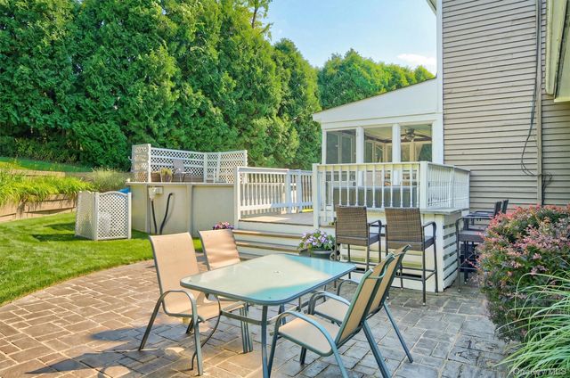 17 Kenilworth Lane, Warwick, NY 10990
