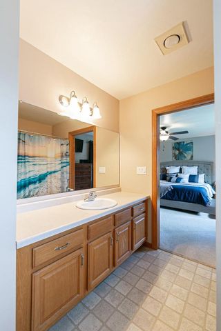2530 GRASSY LANE, Neenah, WI 54956