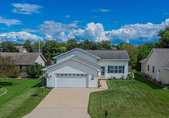 2530 GRASSY LANE, Neenah, WI 54956
