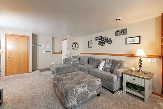 2530 GRASSY LANE, Neenah, WI 54956