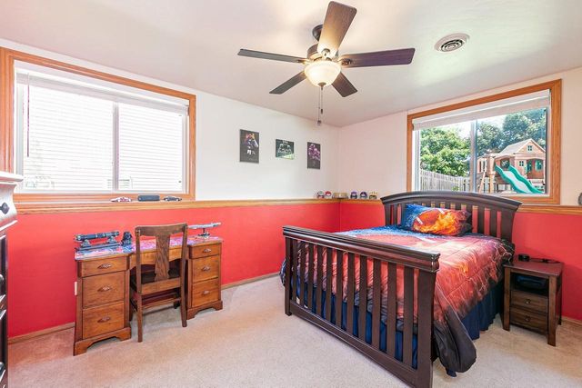 2530 GRASSY LANE, Neenah, WI 54956