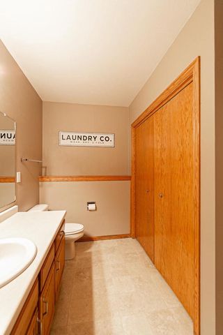 2530 GRASSY LANE, Neenah, WI 54956