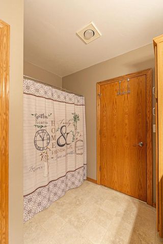 2530 GRASSY LANE, Neenah, WI 54956