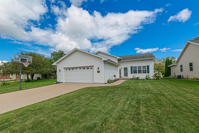 2530 GRASSY LANE, Neenah, WI 54956